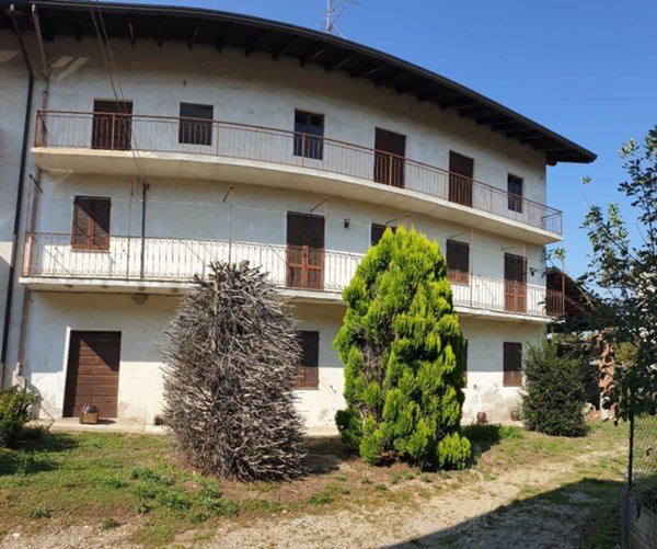 casa indipendente in vendita a Bogogno