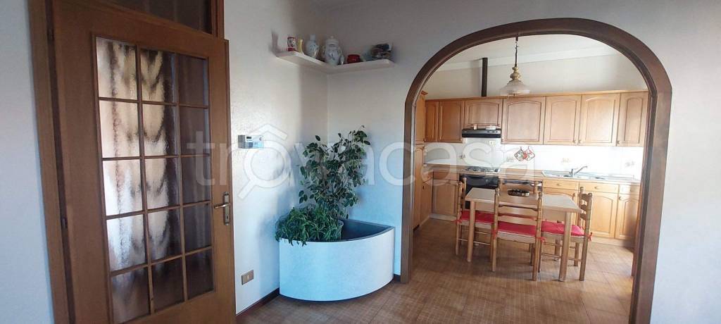 casa indipendente in vendita a Bogogno