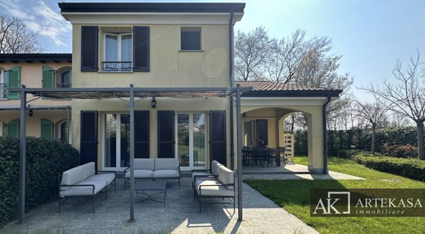 casa indipendente in vendita a Bogogno