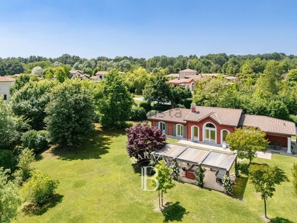 casa indipendente in vendita a Bogogno