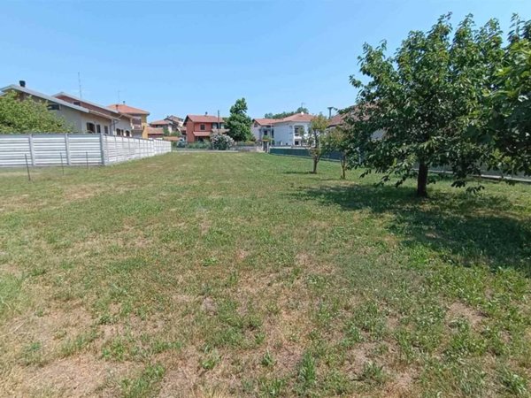casa indipendente in vendita a Bogogno in zona Arbora