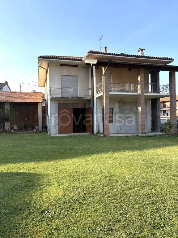 casa indipendente in vendita a Bogogno