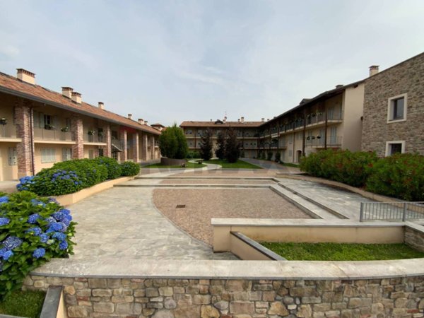 appartamento in vendita a Bogogno in zona Arbora