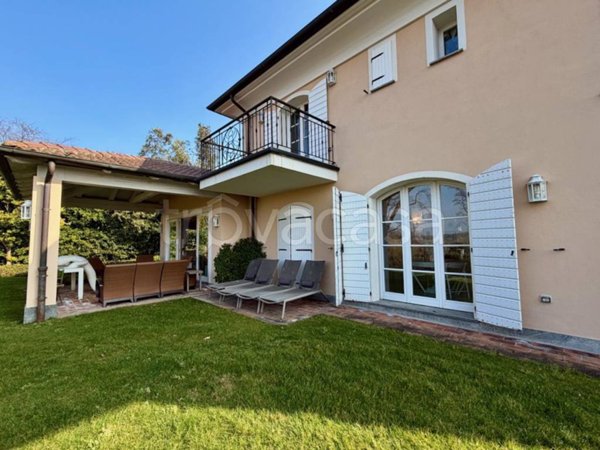 casa indipendente in vendita a Bogogno