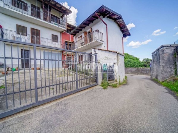 casa indipendente in vendita a Bogogno