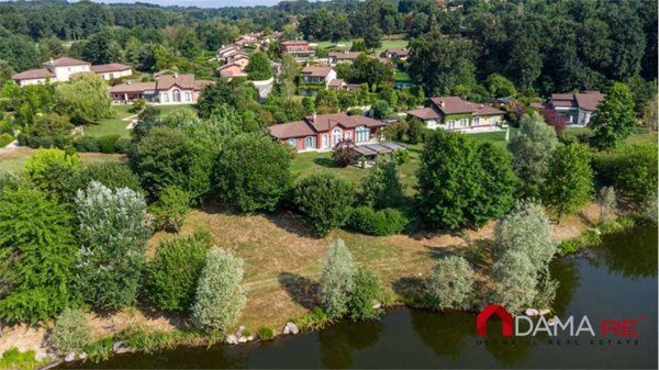 casa indipendente in vendita a Bogogno