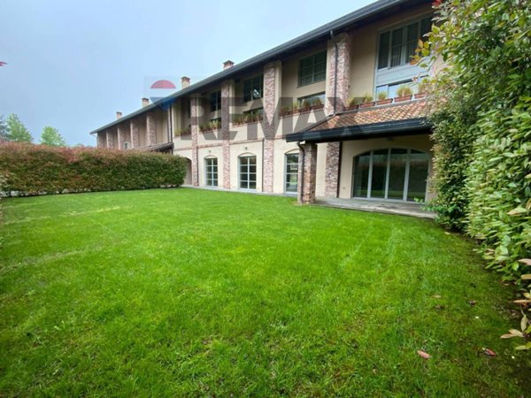 appartamento in vendita a Bogogno in zona Arbora