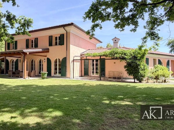 casa indipendente in vendita a Bogogno in zona Arbora