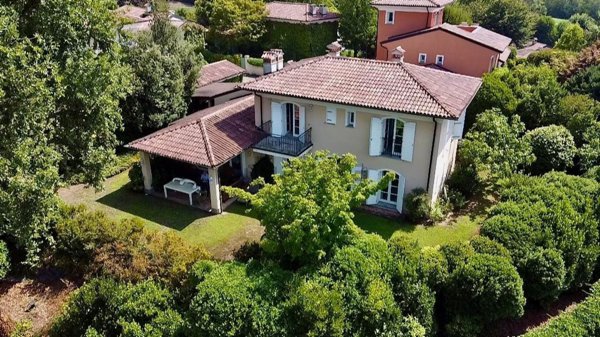 casa indipendente in vendita a Bogogno in zona Arbora
