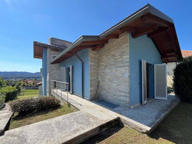 casa indipendente in vendita a Bolzano Novarese