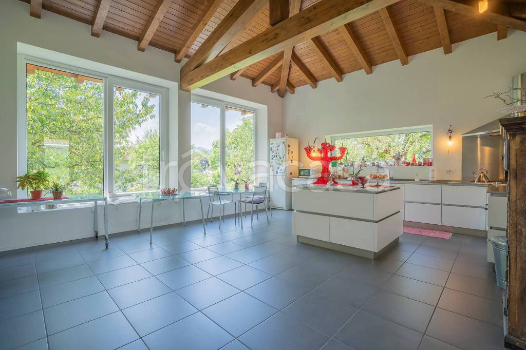 casa indipendente in vendita a Bolzano Novarese