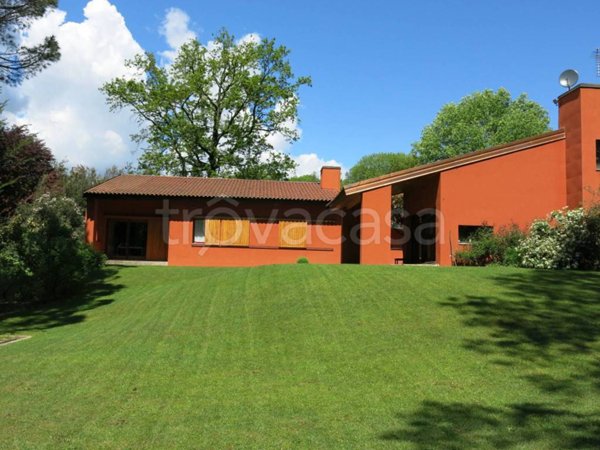 casa indipendente in vendita a Bolzano Novarese