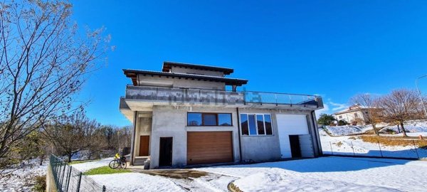 casa indipendente in vendita a Bolzano Novarese