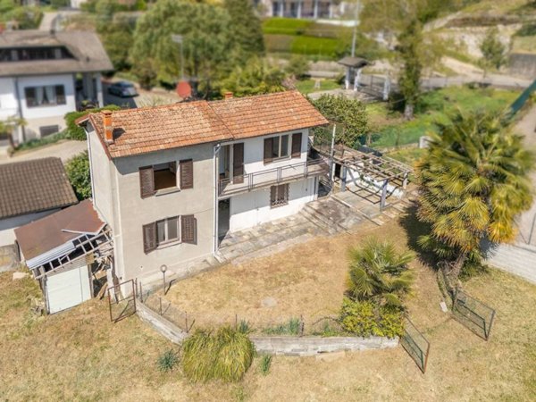 casa indipendente in vendita a Bolzano Novarese