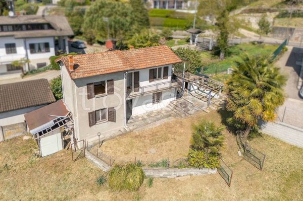casa indipendente in vendita a Bolzano Novarese