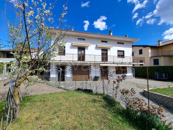 casa indipendente in vendita a Bolzano Novarese