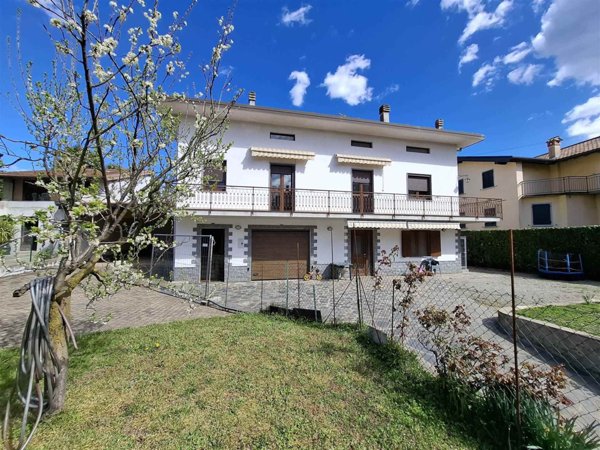 casa indipendente in vendita a Bolzano Novarese