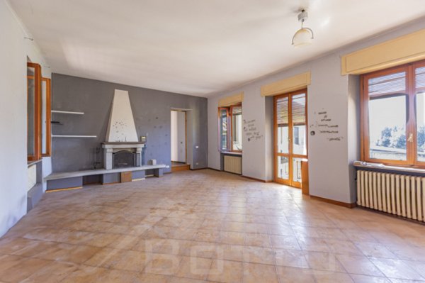 casa indipendente in vendita a Bolzano Novarese