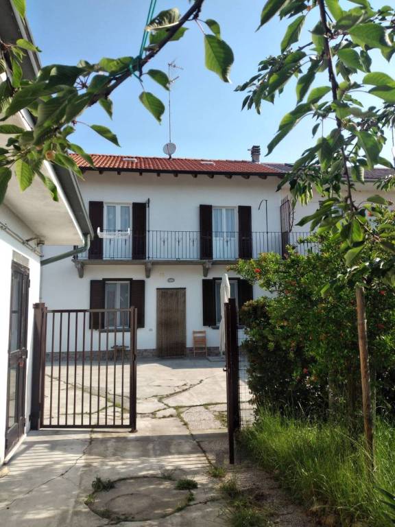 casa indipendente in vendita a Borgolavezzaro