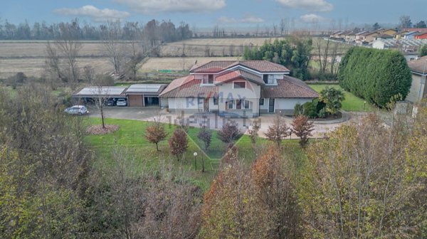 casa indipendente in vendita a Borgolavezzaro