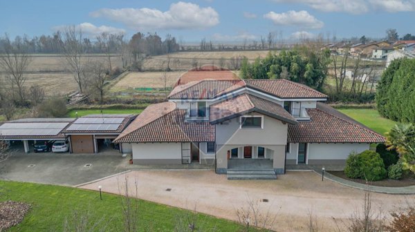 casa indipendente in vendita a Borgolavezzaro