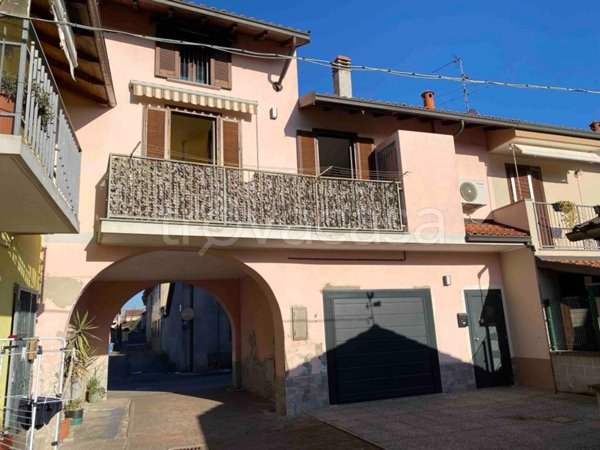 casa indipendente in vendita a Borgolavezzaro