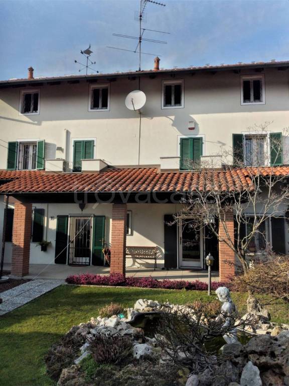 casa indipendente in vendita a Borgolavezzaro