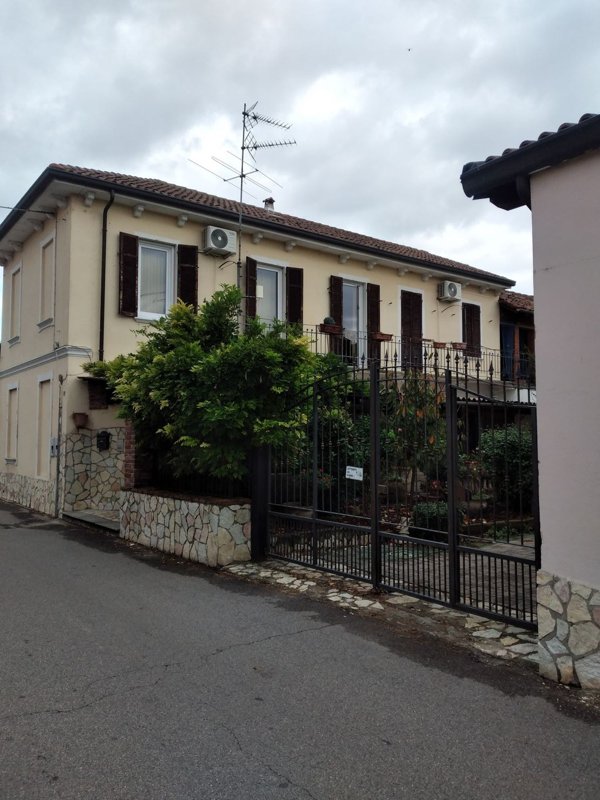 casa indipendente in vendita a Borgolavezzaro