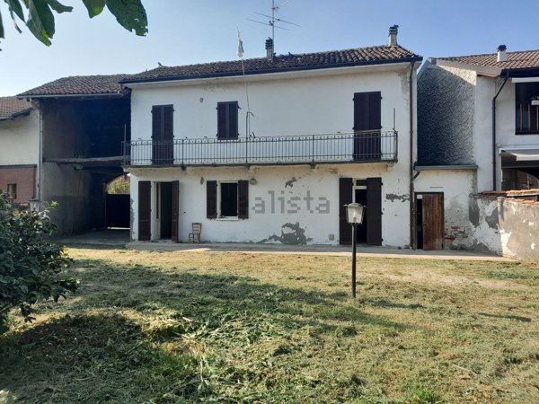 casa indipendente in vendita a Borgolavezzaro