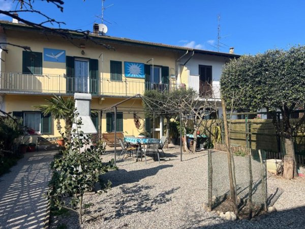 casa indipendente in vendita a Borgolavezzaro