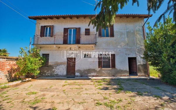 casa indipendente in vendita a Borgolavezzaro