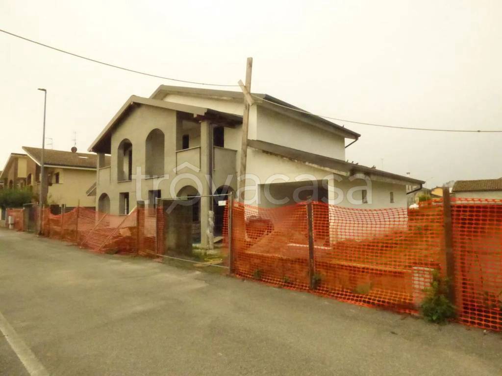 casa indipendente in vendita a Borgolavezzaro
