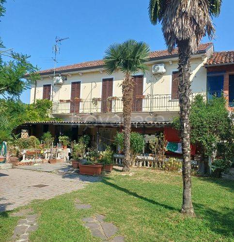 casa indipendente in vendita a Borgolavezzaro