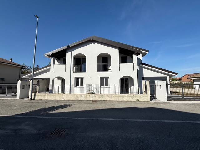casa indipendente in vendita a Borgolavezzaro