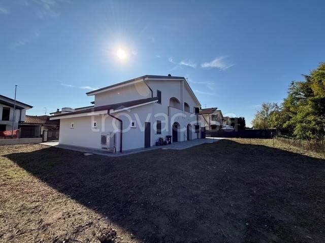 casa indipendente in vendita a Borgolavezzaro