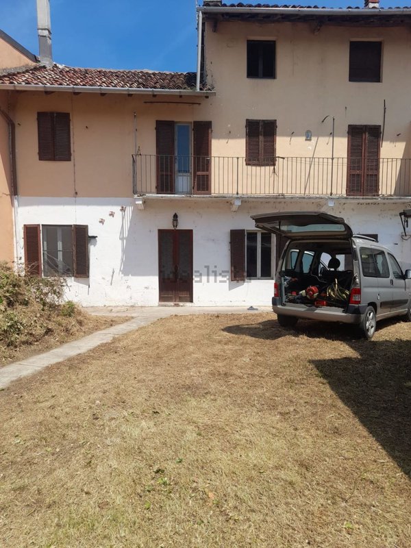 casa indipendente in vendita a Borgolavezzaro