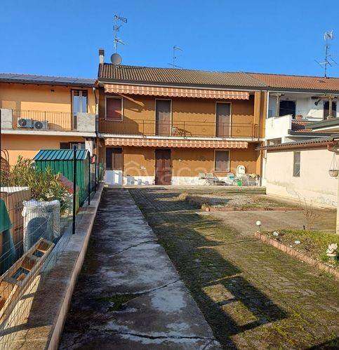 casa indipendente in vendita a Borgolavezzaro