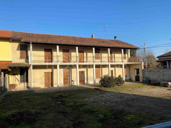 casa indipendente in vendita a Borgolavezzaro