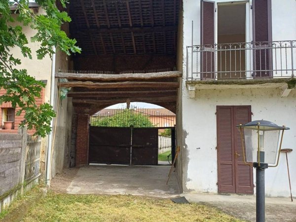 casa indipendente in vendita a Borgolavezzaro