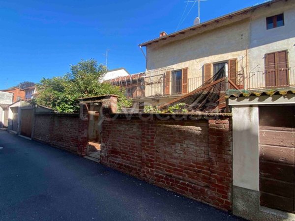 casa indipendente in vendita a Borgolavezzaro