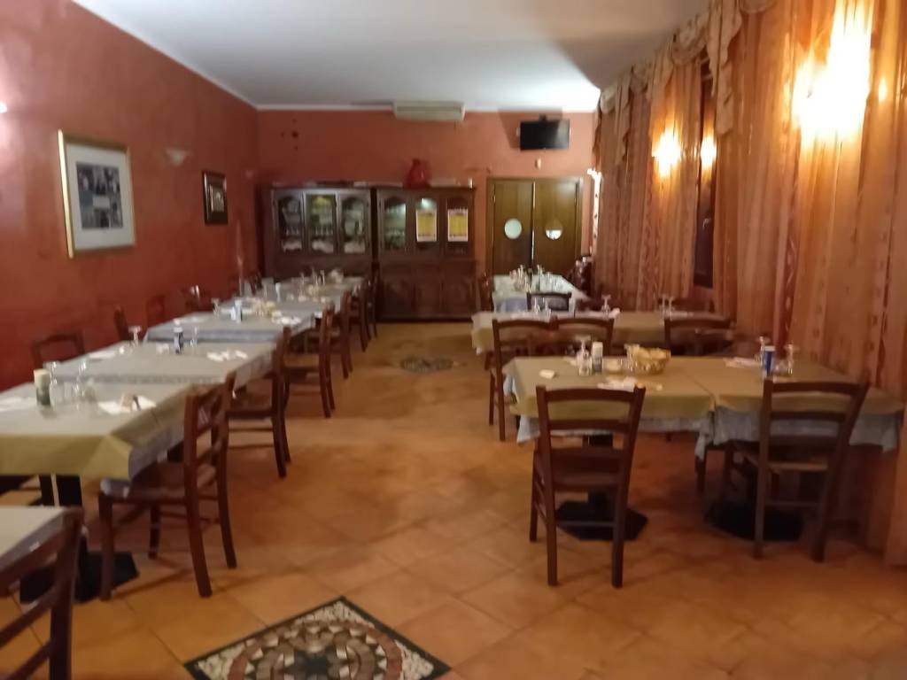 negozio in vendita a Borgolavezzaro