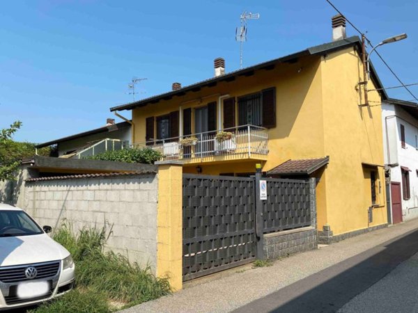 casa indipendente in vendita a Borgolavezzaro