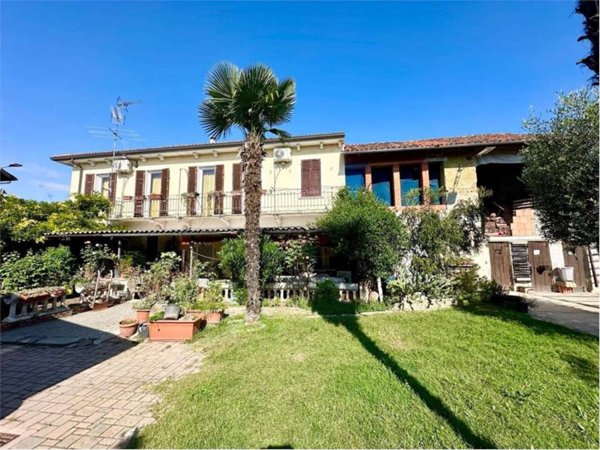casa indipendente in vendita a Borgolavezzaro