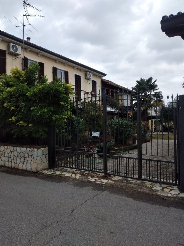 casa indipendente in vendita a Borgolavezzaro