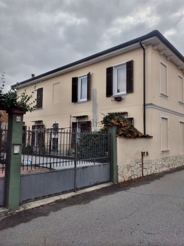 casa indipendente in vendita a Borgolavezzaro