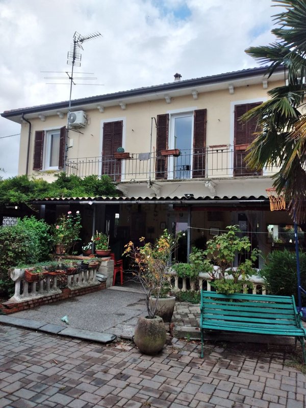 casa indipendente in vendita a Borgolavezzaro