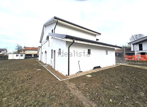 casa indipendente in vendita a Borgolavezzaro