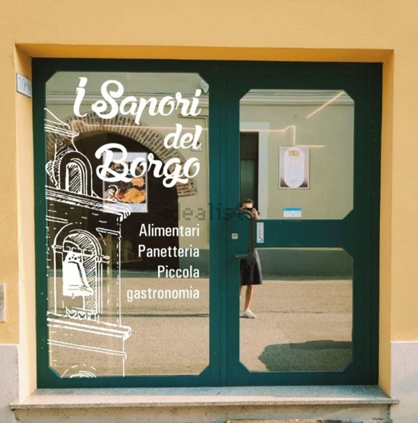 negozio in vendita a Borgolavezzaro