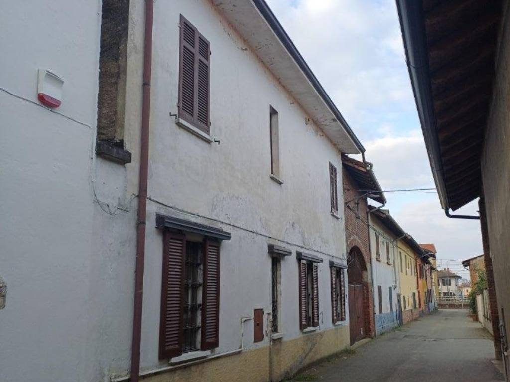 casa indipendente in vendita a Borgolavezzaro