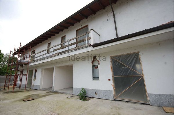 casa semindipendente in vendita a Borgolavezzaro